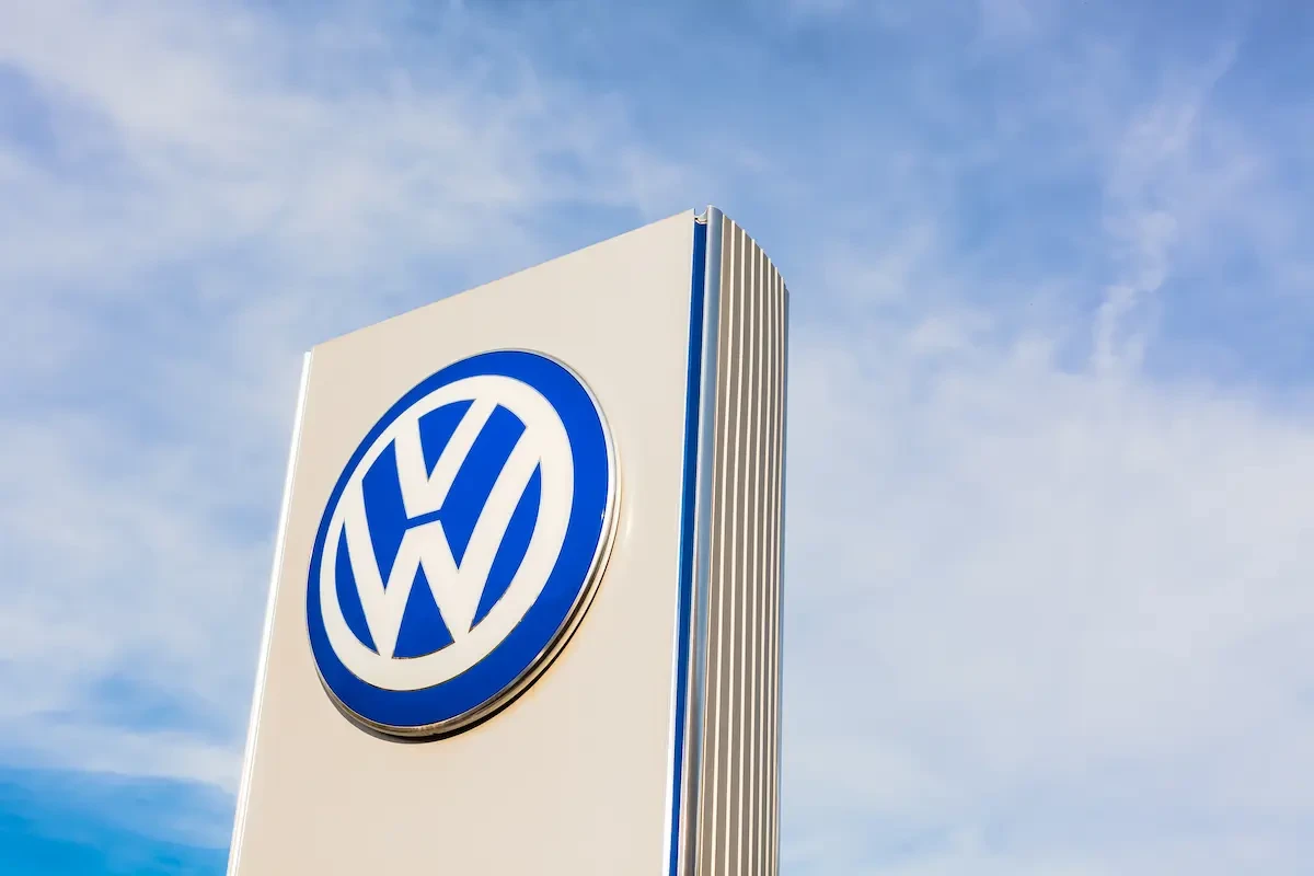 VW and Audi Steering Rack Bolts, Jeep Wagoneer Roof Crossbars, and Three Small Ford Recalls