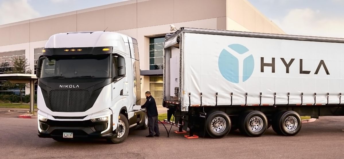 Nikola-hydrogen-truck-fueling-station-CA