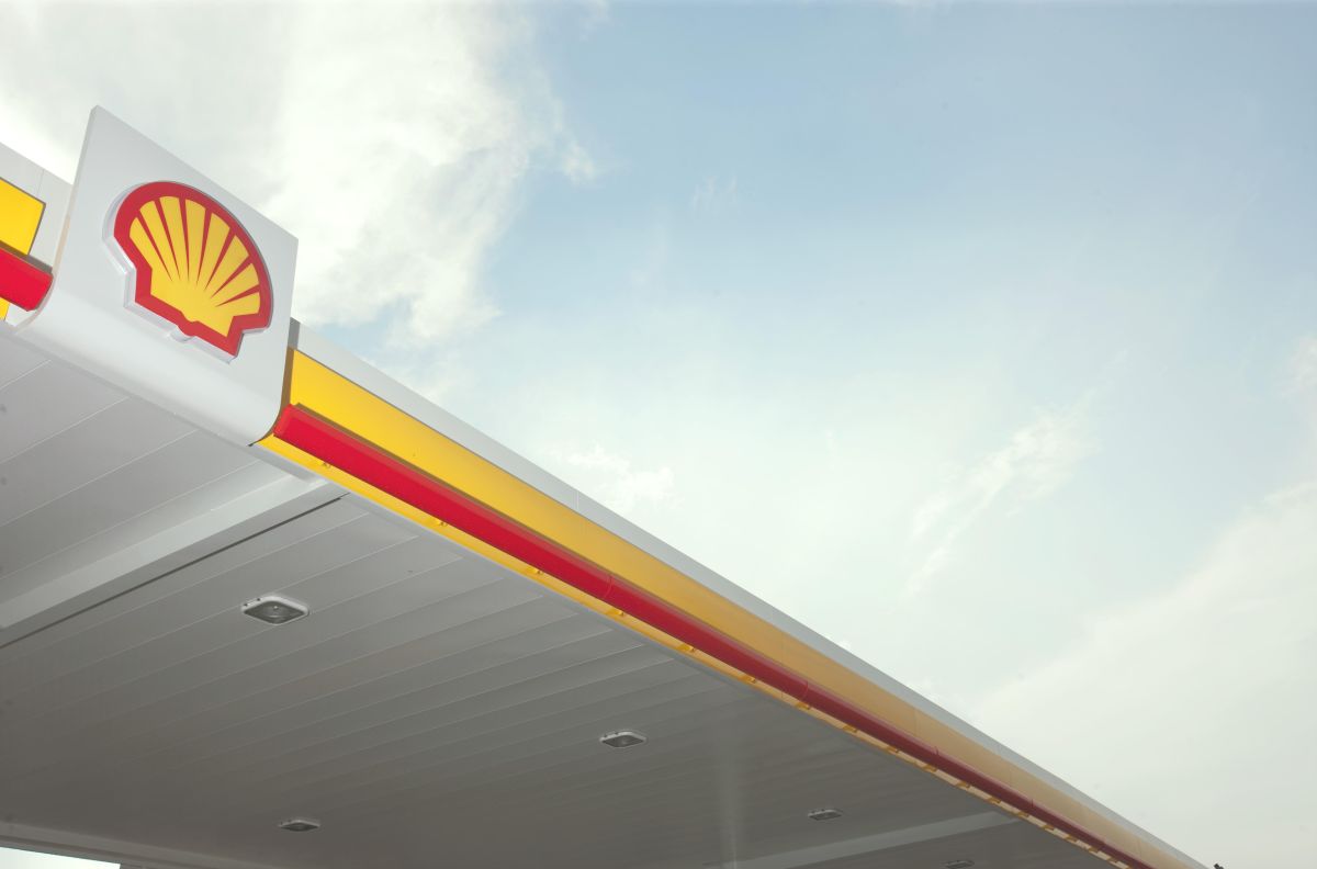 Shell-divesting-closing-retail-sites-gas-stations-EV-charging