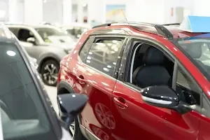 Buyers Trade Down to Cheaper Vehicles as New-Car Prices Hold Below $50,000 for Sixth Straight Month 