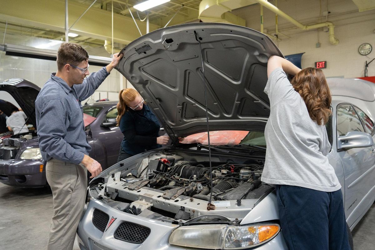 SUNY-Morrisville-auto-body-tech-program