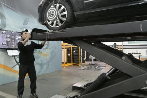 collision-repair-technician-shortage-hiring-strategies