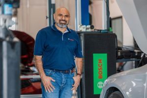 Houston CARSTAR Owner Expands into Maintenance by Adding Bosch Auto Service Franchise