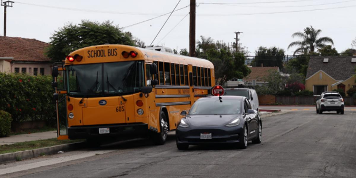 Tesla-FSD-ban-school-bus-safety-test