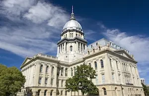 outside view of white Illinois state capitol building