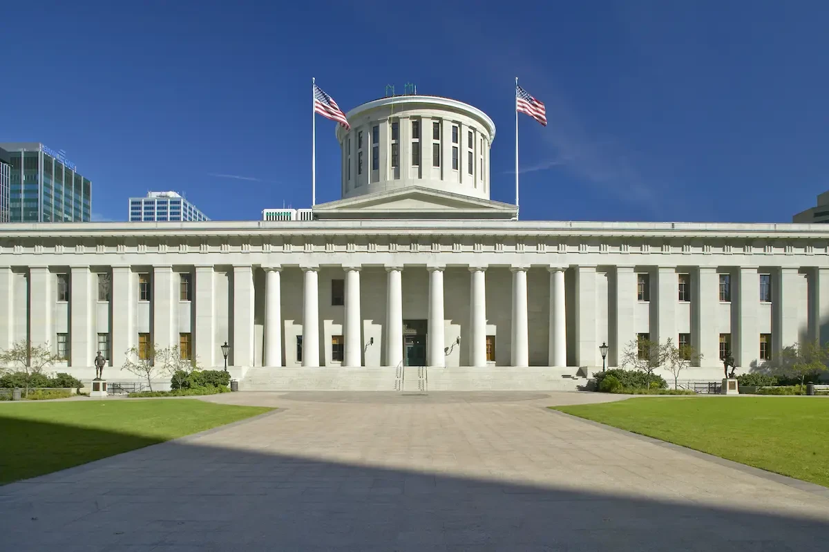 outside view of the Ohio State Capitol 