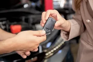 keys being handed over 