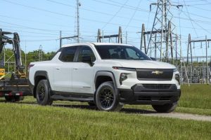 Chevy Silverado EV Work Truck Sets 539-Mile Range Record