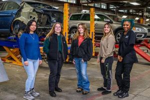 Hudson-Valley-Community-College-automotive-women