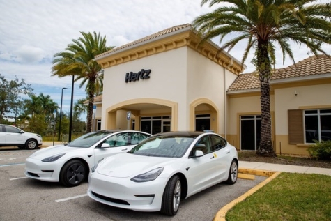 Hertz-EV-fleet-record-earnings-2022