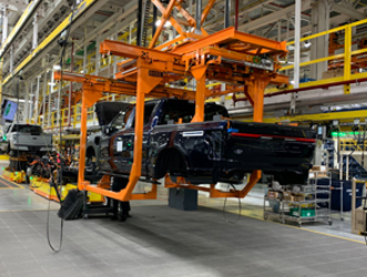 Ford-F-150-Lightning-production-restart-battery-issue