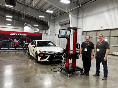 Chris Sobieski and John Solanoc at the John Bean/Snap-on booth.