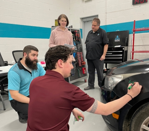MTI instructor Jim Schnitz teaches proper mapping in MTI’s Blueprint/Technical Estimating Bootcamp from GM, Lucid Motors and Rivian