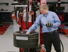 Hunter Engineering Releases Video on Servicing Carbon Fiber Wheels