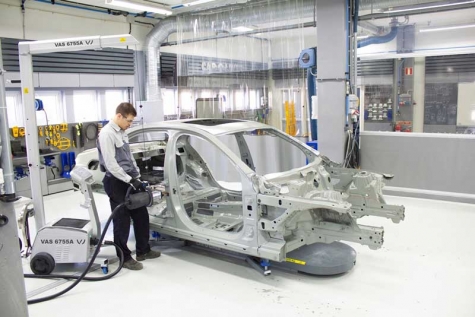 Volkswagen AG Approves Car-O-Liner Resistance Spot Welder for Repairs