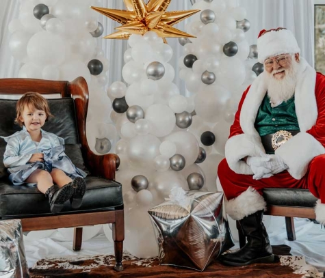 Earnhardt Auto Centers Sponsoring &#039;Drive-Up Photos with Santa&#039; Events at Arizona Dealerships