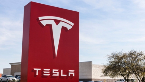 Teenager Accidentally Finds Flaw That Lets Him Hack Dozens of Tesla Cars