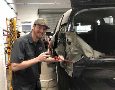 In February 2017, Kristopher Muse graduated from Mike&#039;s Auto Body&#039;s training program in Antioch, CA, and is currently working at the company&#039;s Vallejo, CA, location as a metal technician. 