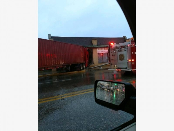 Semi Crashes into Auto Body Repair Shop in Cicero, IL